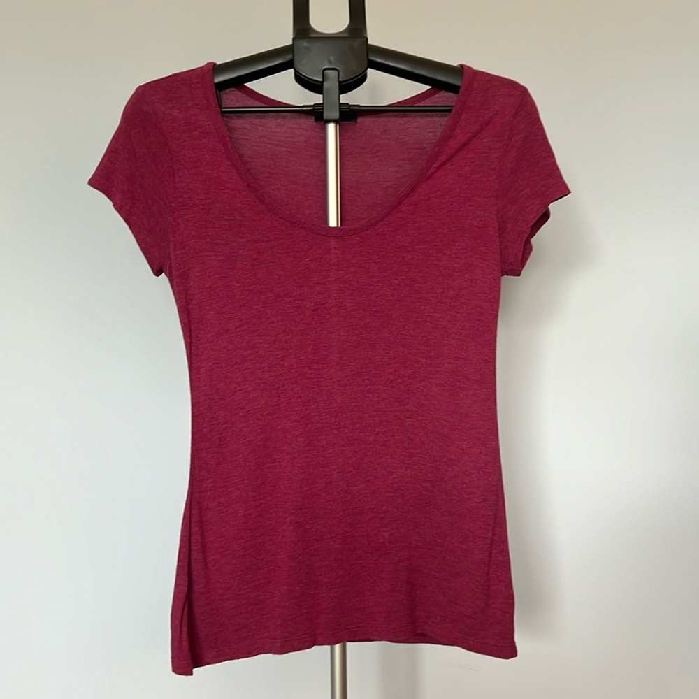 Basic V-Neck T
